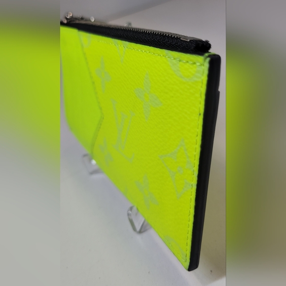 SOLD!!Louis Vuitton Taiga Monogram Neon Yellow Zippy Card Holder with RFID - Picture 3 of 9